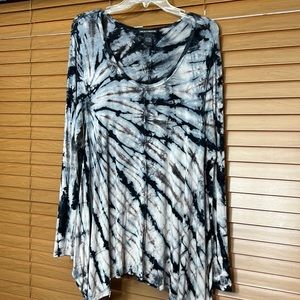 Chelsea & Theodore Tie Dye Sharkbite Hem Tunic L